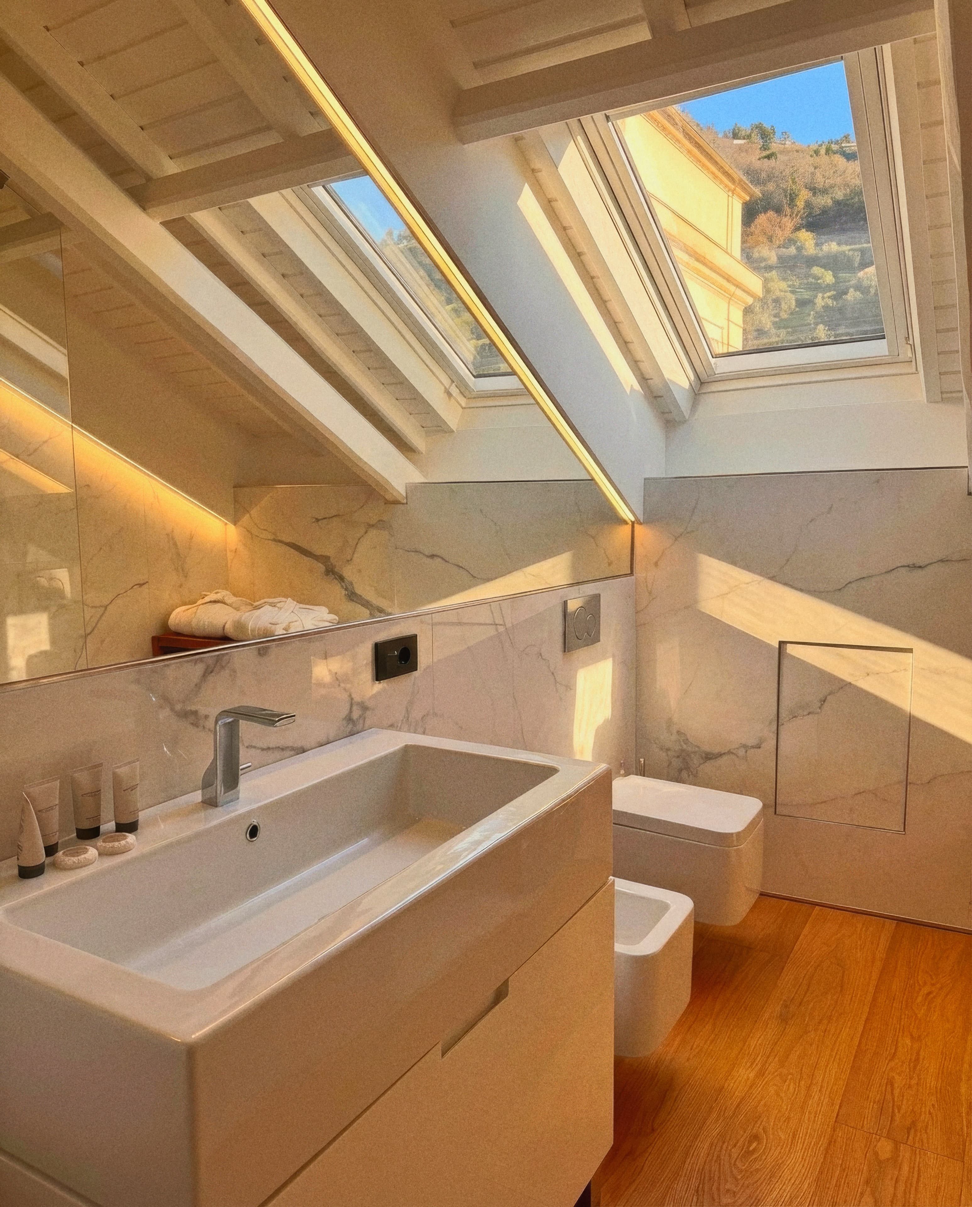 IMA Cavour master bathroom