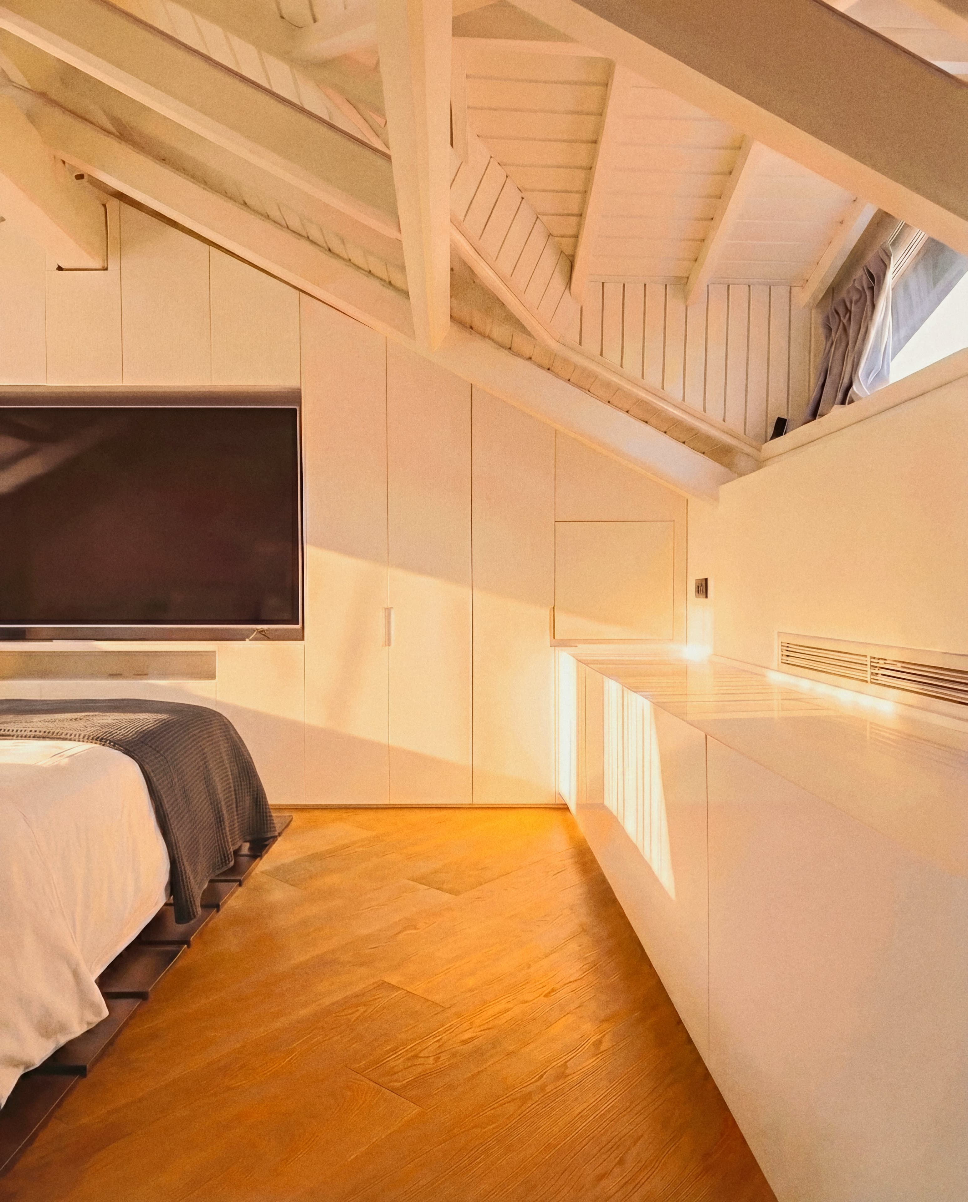 IMA Cavour master bedroom detail